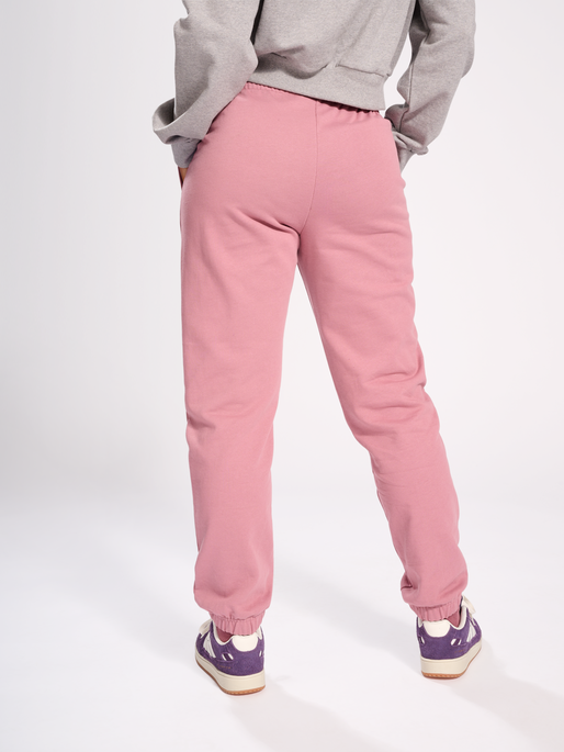 hmlLGC SHAI REGULAR PANTS, NOSTALGIA ROSE, model