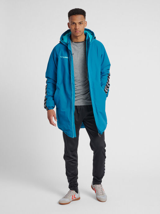 hmlAUTHENTIC BENCH JACKET, CELESTIAL, model