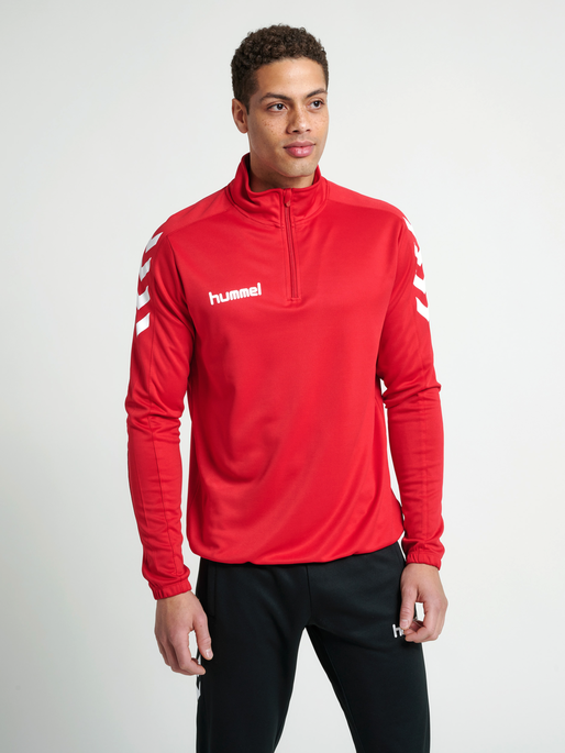 CORE 1/2 ZIP SWEAT, TRUE RED, model