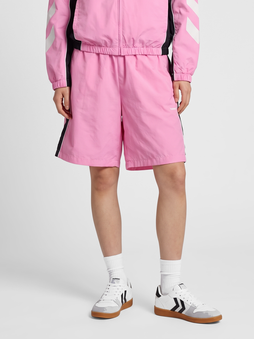 hmlI-D RIPSTOP TRACK SHORTS, BEGONIA PINK, model