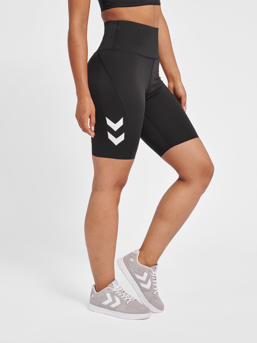 hmlMT GRACE HW TIGHT SHORTS, BLACK, model
