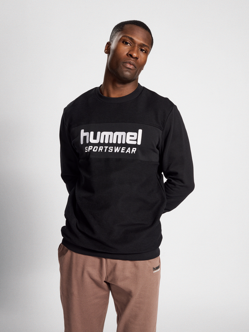 hmlLGC KYLE SWEATSHIRT, BLACK, model