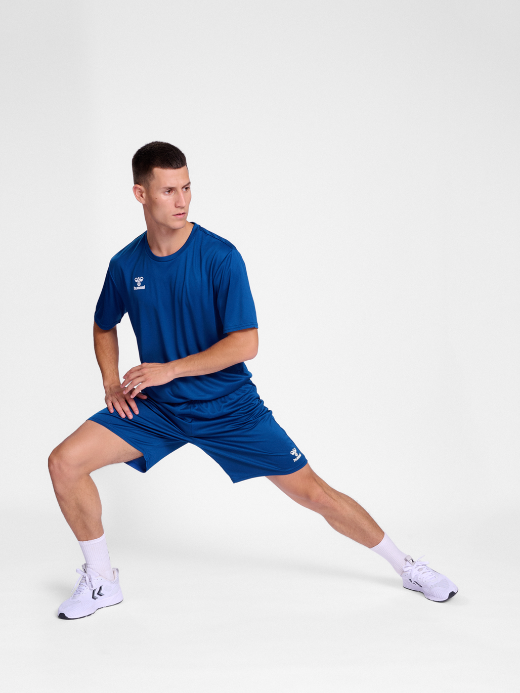 hummel ESSENTIAL SHORTS TRUE BLUE hummel