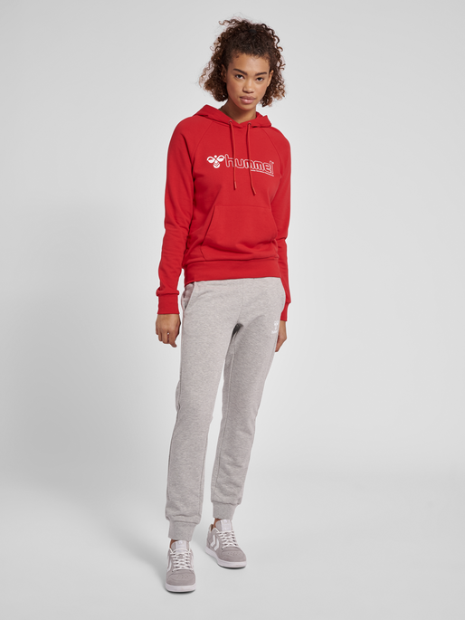 hmlNONI 2.0 HOODIE, BARBADOS CHERRY, model
