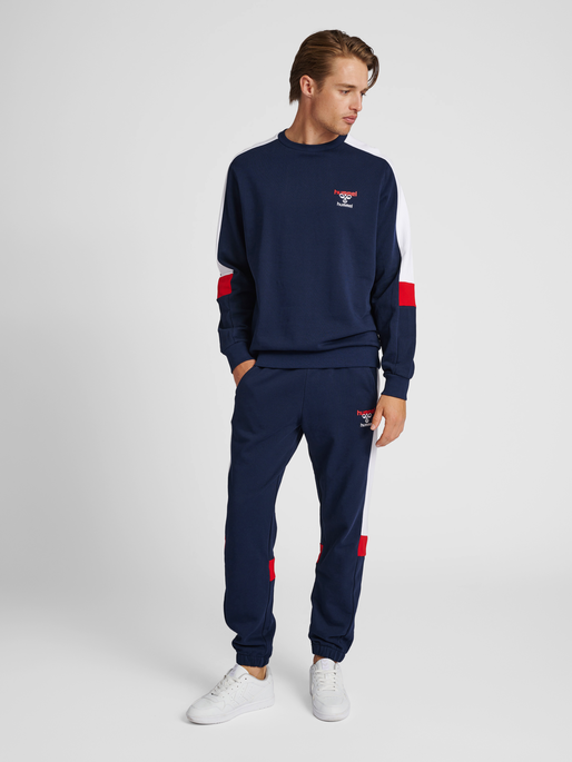 hmlIC CLAUDE REGULAR PANTS, 7666, model