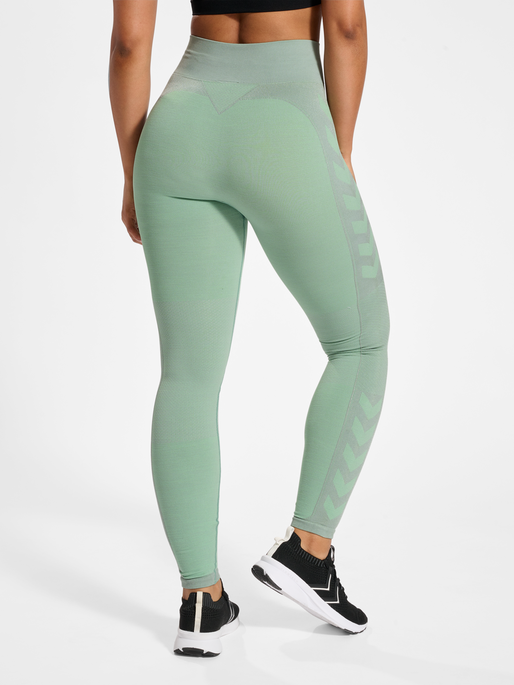 hmlCLEA SEAMLESS MID WAIST TIGHTS, CHINOIS GEEN, model
