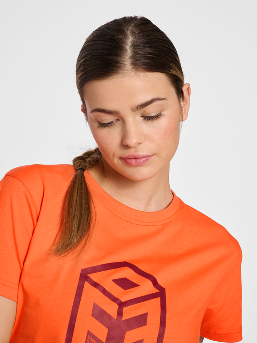 hmlOFFGRID COTTON JERSEY S/S WO, NASTURTIUM, model
