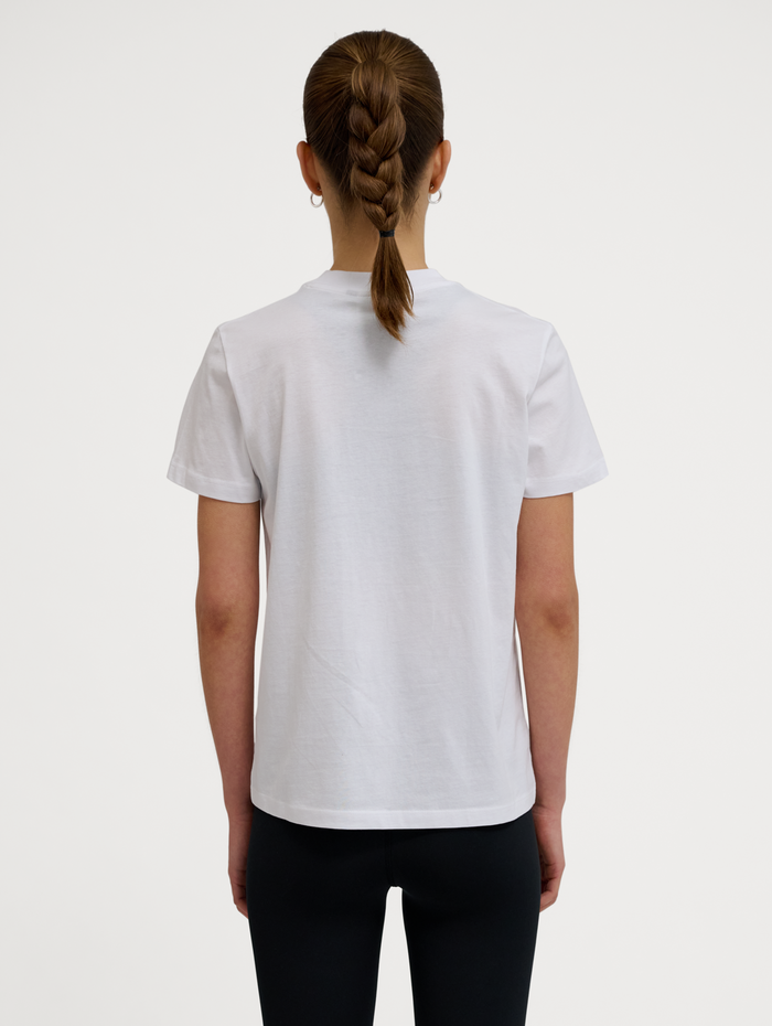 hmlPULSE W T-SHIRT, WHITE, model