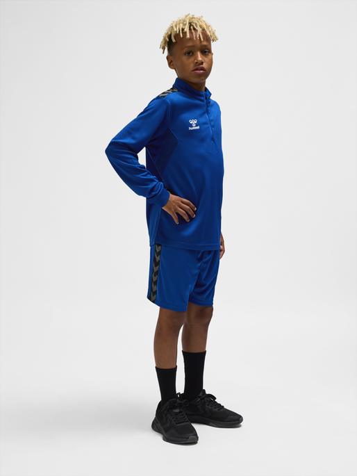 hmlAUTHENTIC HALF ZIP SWEAT KIDS, TRUE BLUE, model