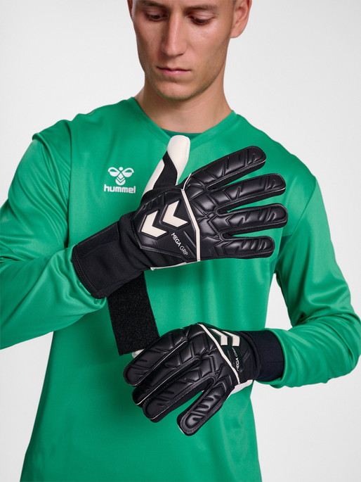 Hummel shop goalkeeper gloves