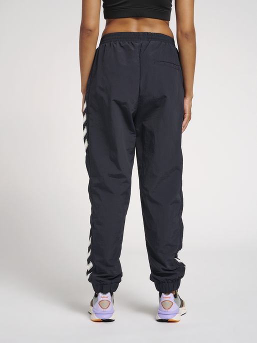 hmlNIKKI PANTS, 7381, model