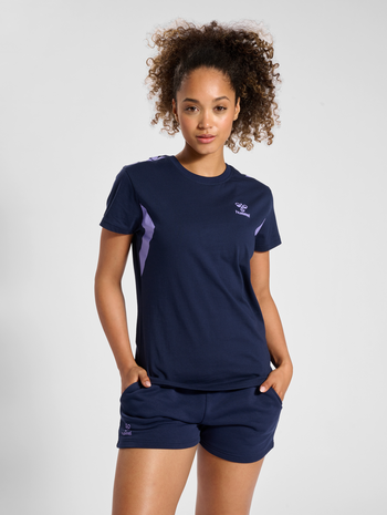 hmlSTALTIC COTTON T-SHIRT S/S WOMAN, MARINE, model