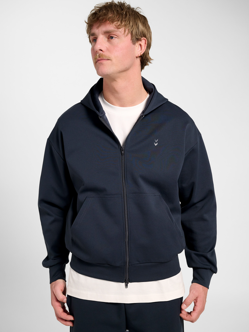 hmlDEFENDER ZIP HOODIE, EBONY, model
