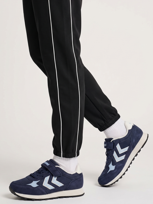 ACE CORE JR, BLACK IRIS, model