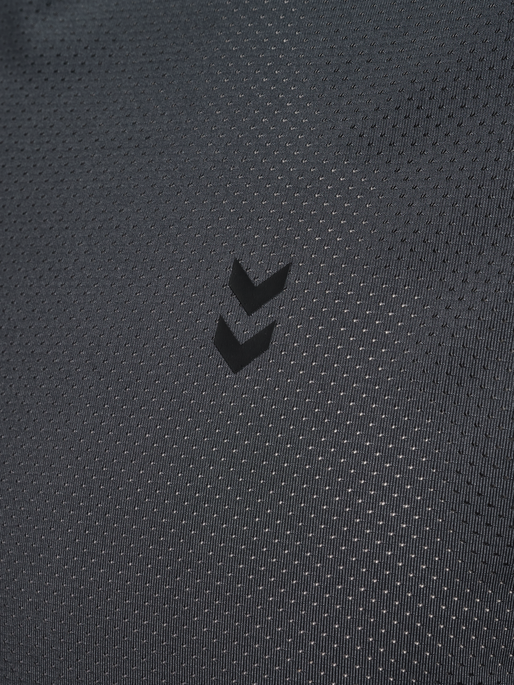 hmlPULSE MESH T-SHIRT S/S, EBONY/BLACK hmlPULSE MESH T-SHIRT S/S, EBONY/BLACK, packshot
