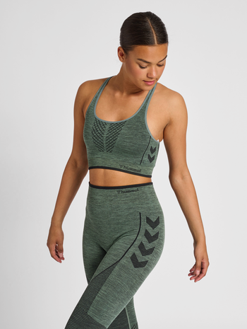 hmlMT ALY SEAMLESSS SPORTS TOP, NORTH ATLANTIC, model