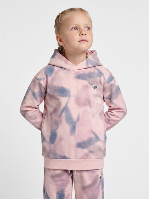 hmlJR LOOSE AOP HOODIE BEE, PALE LILAC, model