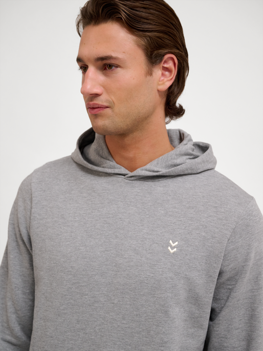 hmlPULSE SWEAT HOODIE, GREY MELANGE, model