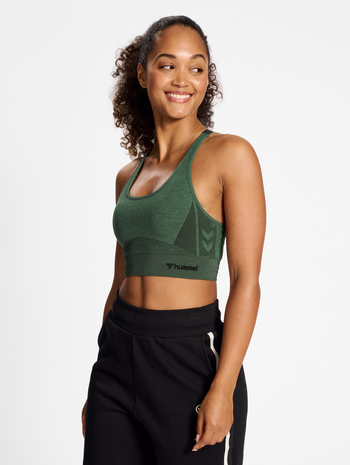 hmlCLEA SEAMLESS SPORTS TOP, CLIMBING IVY, model