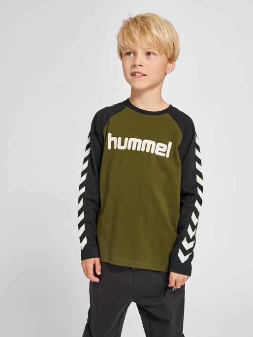 Hummel t store shirt