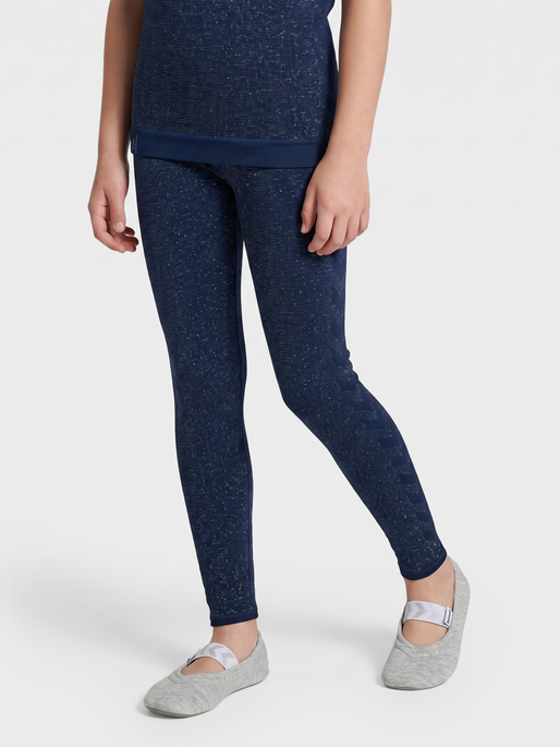 hmlJR SEAMLESS GLITTER TIGHTS, DRESS BLUES, model