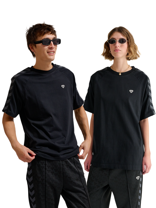 hummel ARCHIVE LOOSE T-SHIRT S/S - BLACK | hummel.net 