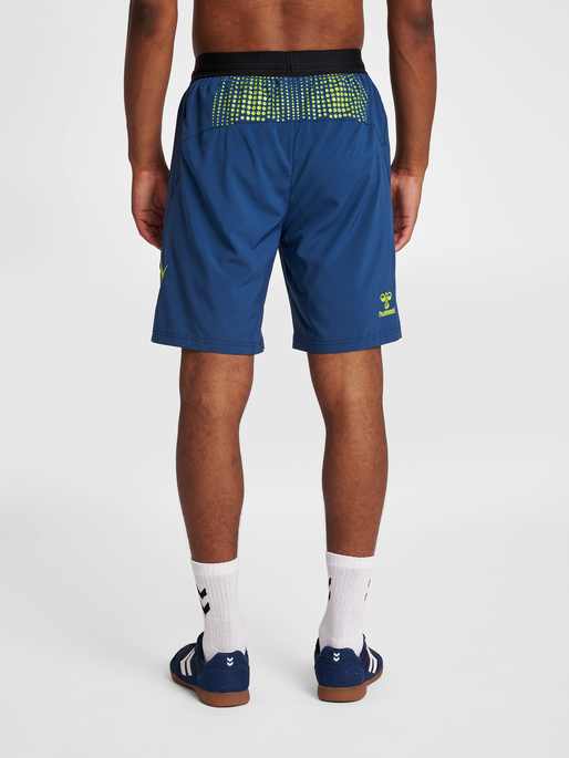 hmlLEAD PRO TRAINING SHORTS, LIME PUNCH, model