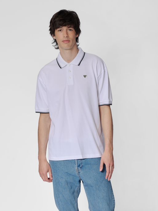 hummel LOOSE POLO SHIRT S/S BEE - WHITE | hummel.net hummel LOOSE POLO SHIRT S/S BEE - WHITE | hummel.net