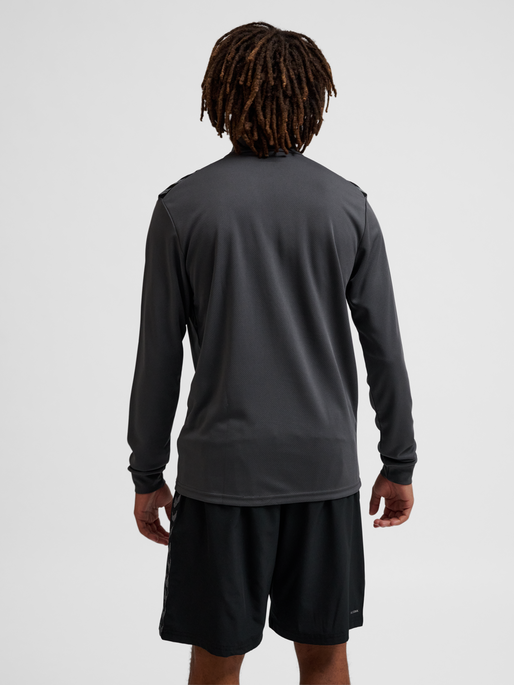 hmlAUTHENTIC HALF ZIP SWEAT, ASPHALT, model