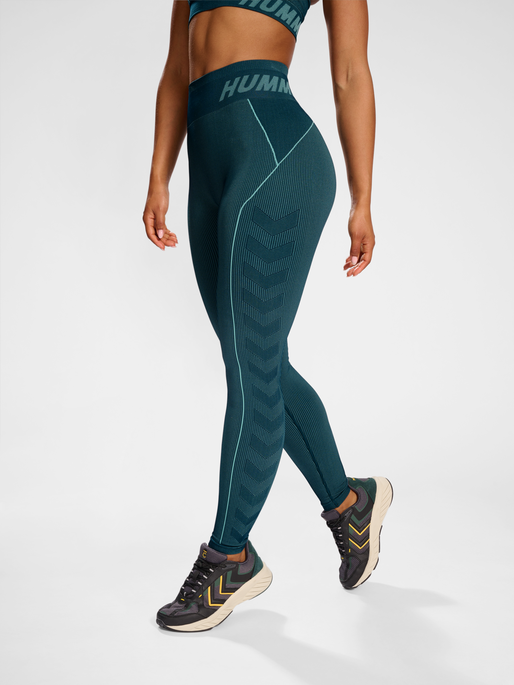hmlTE CHRISTEL SEAMLESS MW TIGHTS, DEEP TEAL, model