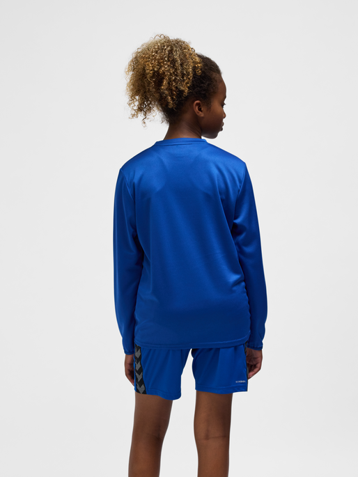 hmlESSENTIAL SWEATSHIRT KIDS, TRUE BLUE, model