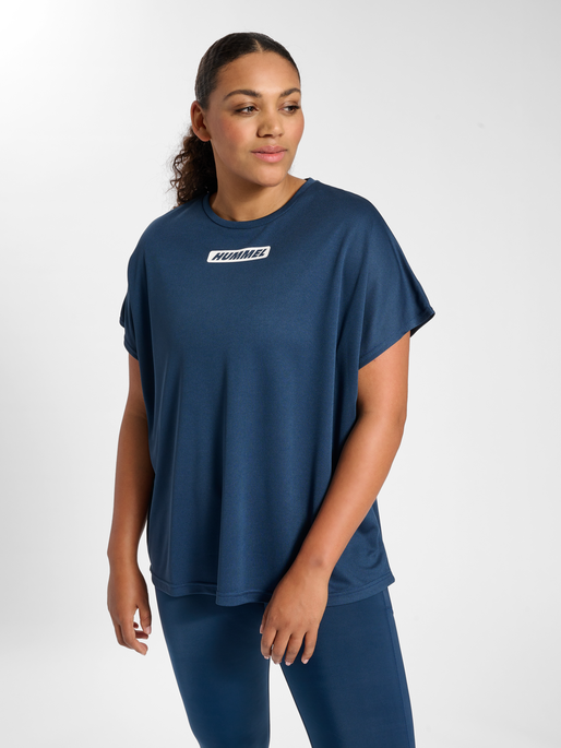 Curvy sale t shirt