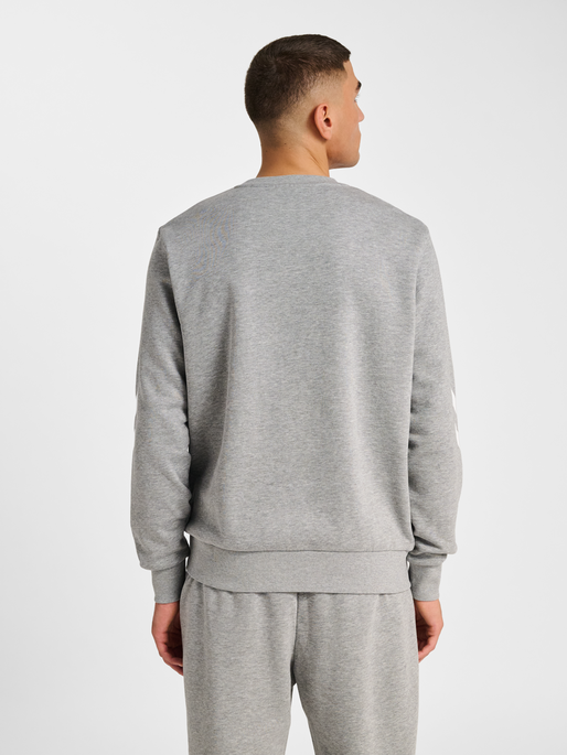 hmlLEGACY 2.0 SWEATSHIRT, GREY MELANGE, model