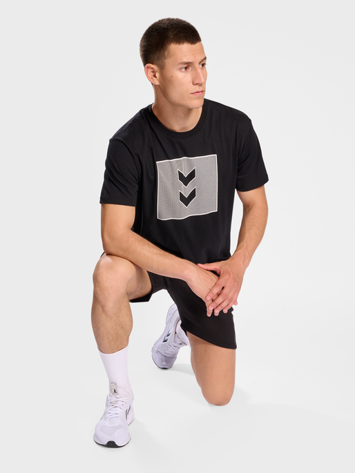 hmlACTIVE STRIPE CO TEE S/S, BLACK, model
