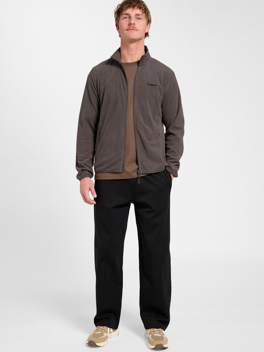 hmlACTIVE FLEECE JACKET, MAJOR BROWN, model