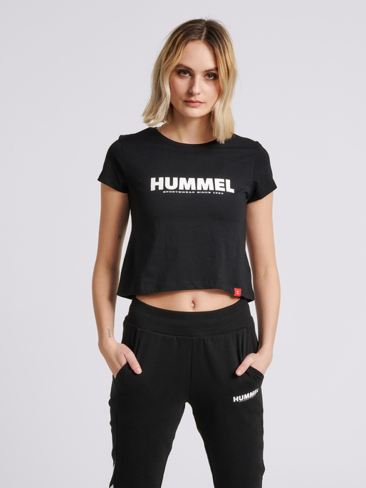 hmlLEGACY WOMAN CROPPED T-SHIRT, BLACK, model