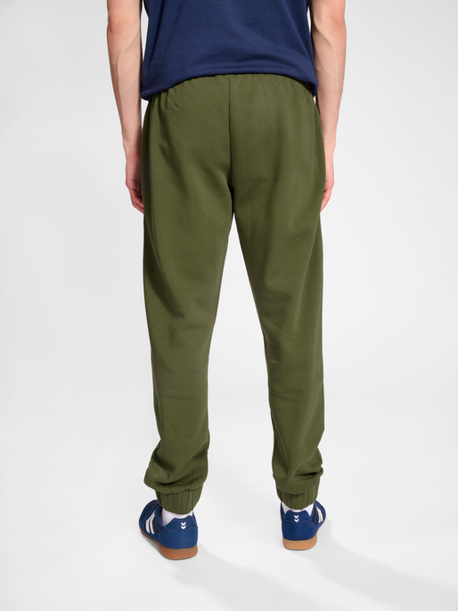 hmlACTIVE SWEATPANTS, OLIVE NIGHT, model