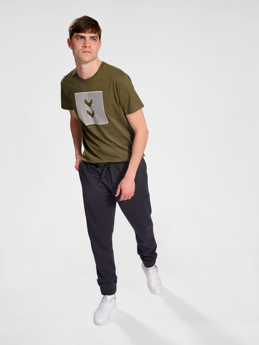 hmlACTIVE SWEATPANTS, OBSIDIAN, model