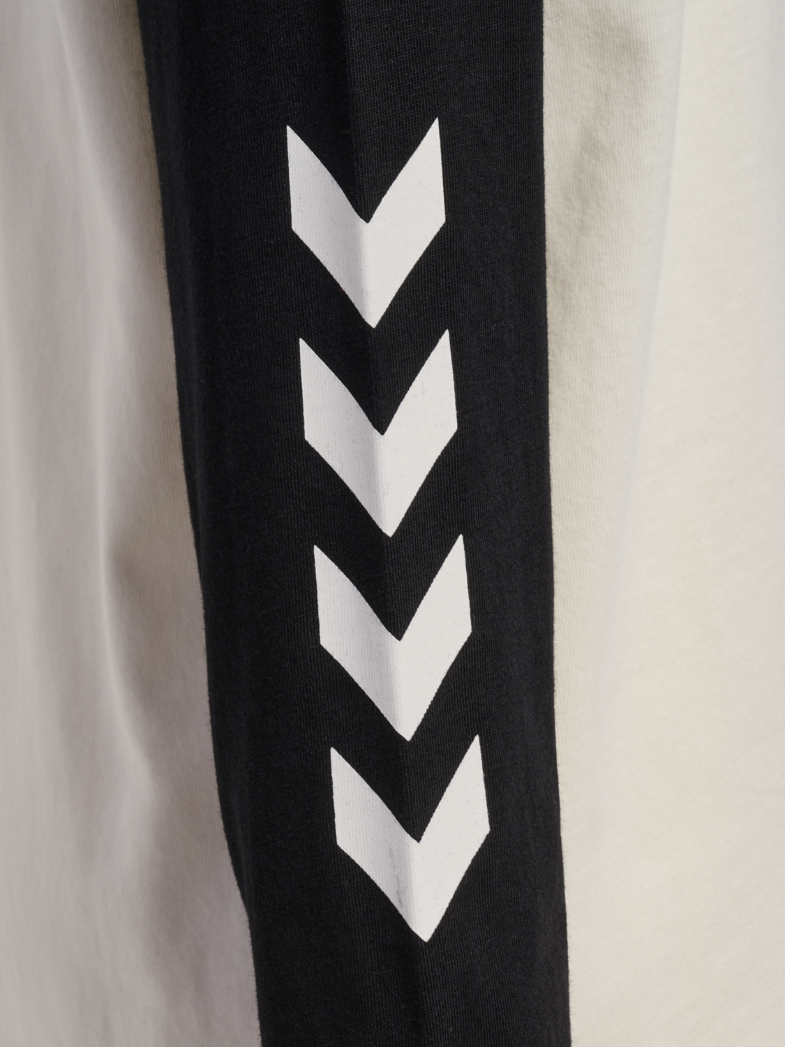 hmlJR LOGO T-SHIRT L/S, MARSHMALLOW/BLACK, packshot