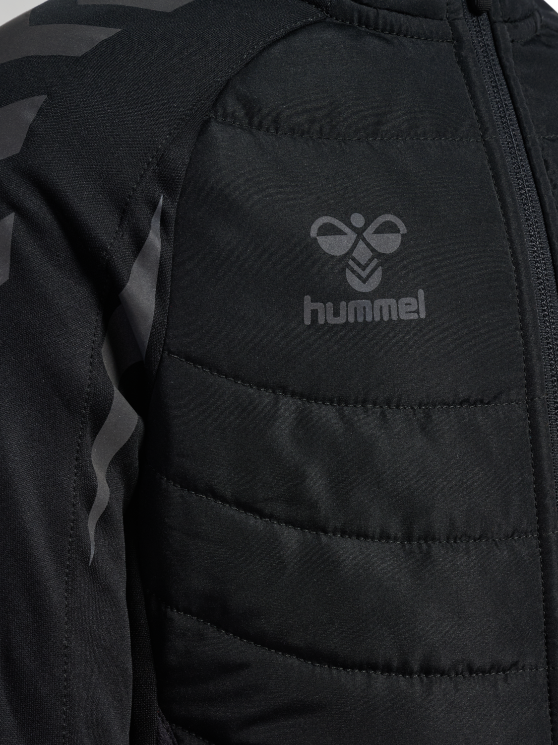 hmlBTC WINTER TRAINING JACKET KID, BLACK, packshot