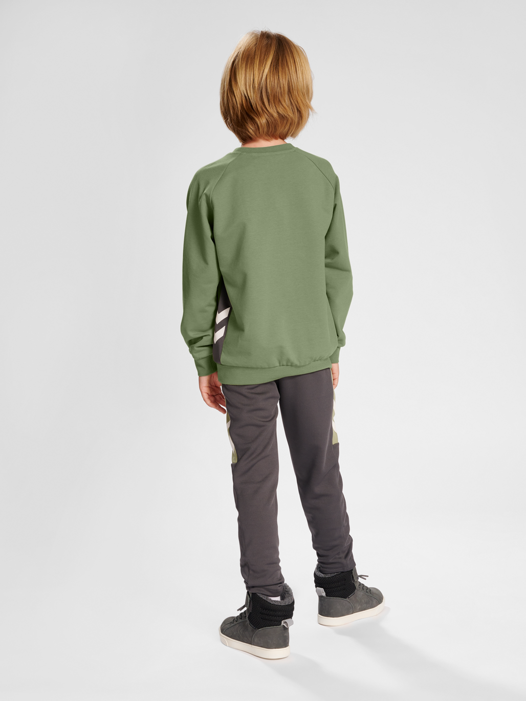 hmlGLEN SWEATSHIRT, 7400, model