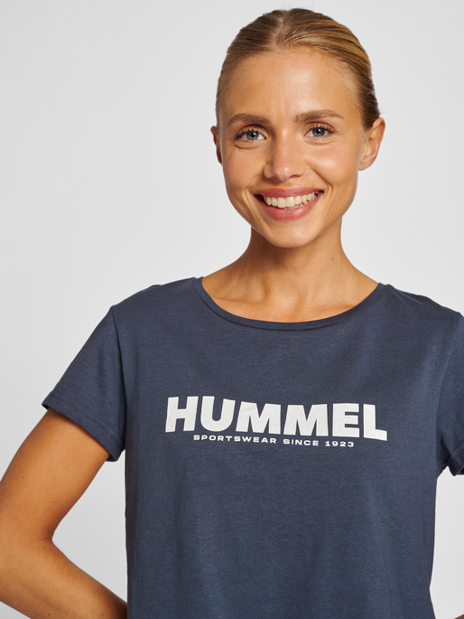 hummel LEGACY WOMAN CROPPED T-SHIRT - BLUE NIGHTS | V-Shirts