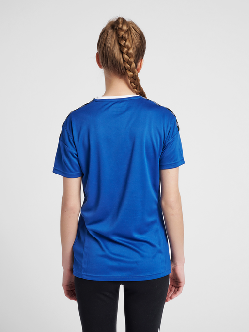 hmlAUTHENTIC POLY JERSEY WOMAN S/S, TRUE BLUE, model