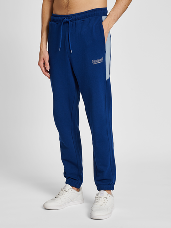 hmlLGC BRYCE SWEATPANTS, ESTATE BLUE, model