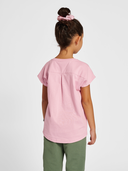 hmlDIEZ T-SHIRT S/S, ZEPHYR, model