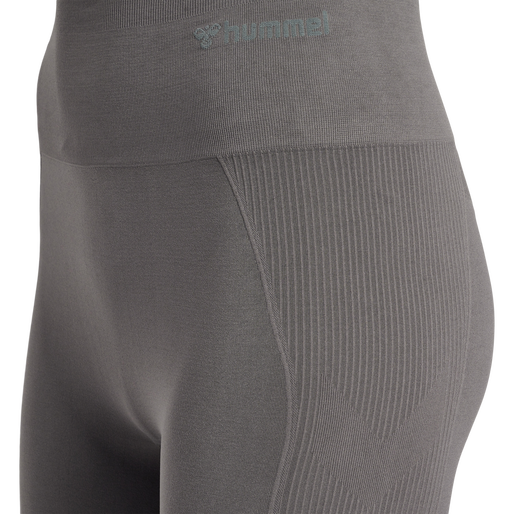 hmlTIF SEAMLESS SHORTS, CHARCOAL GRAY, packshot