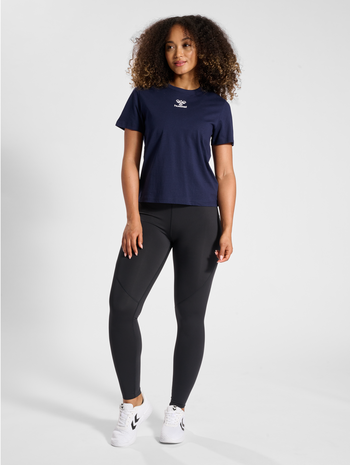 hmlICONS WOMAN T-SHIRT, PEACOAT, model