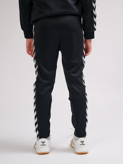 hmlNEWI PANTS, BLACK, model