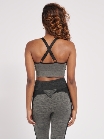 hmlCLEA SEAMLESS SPORTS TOP, CHATEAU GRAY, model