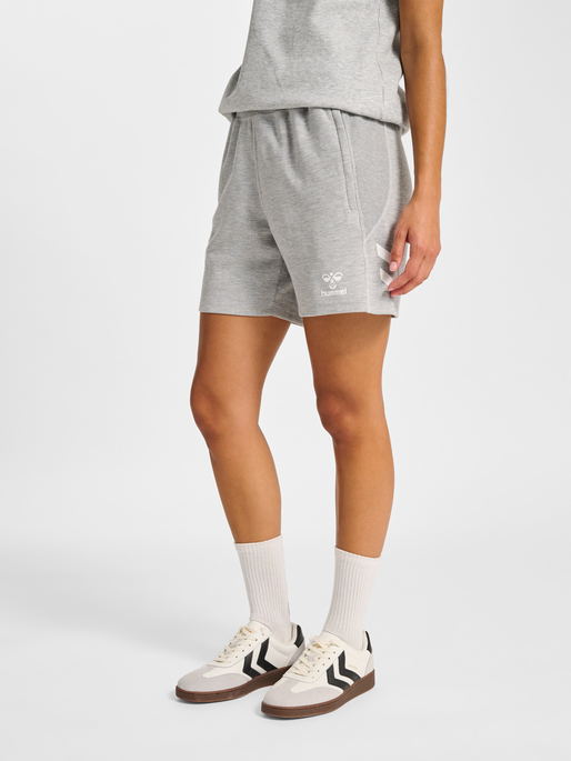 hmlMOVE 2.0 SHORTS WOMAN, GREY MELANGE, model